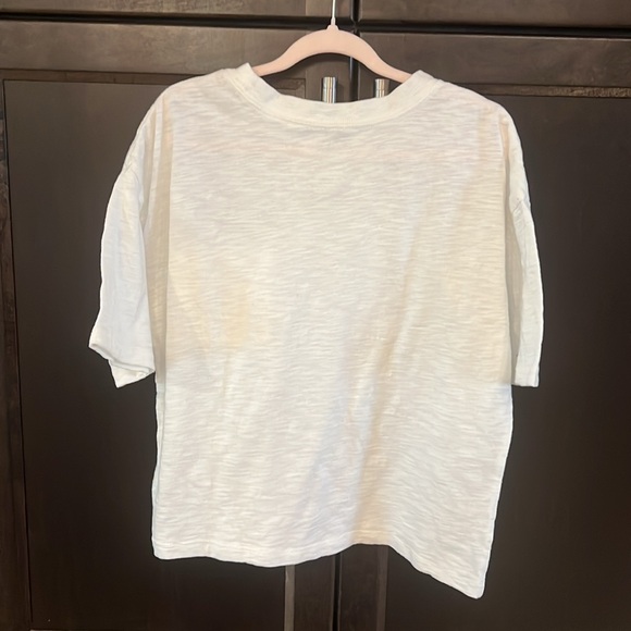 Gap teen size 12. EUC white T-shirt - Picture 4 of 5